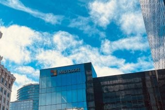 Microsoft beats Amazon Web Service